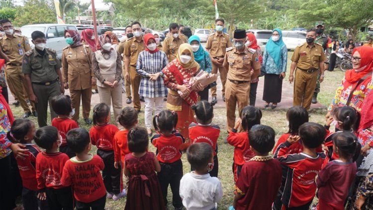 Sosialisasi 1000 Hari Pertama Kehidupan (HPK)  Oleh Hj.Winarni Nanang Ermanto