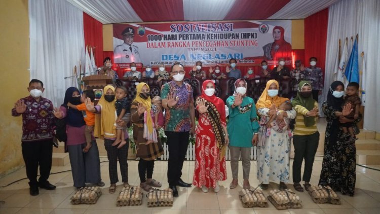 Dalam rangka Pencegahan Stunting Hj.Winarni Nanang Ermanto memberikan Sosialisasi 1000 hari pertama kelahiran (HPK)  