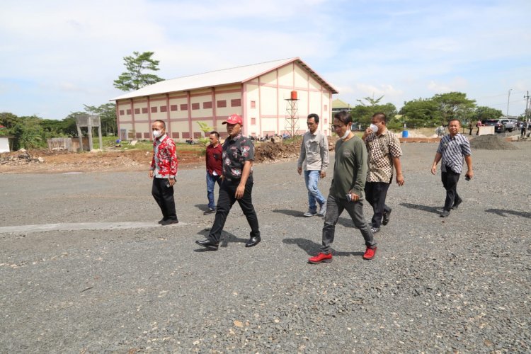 H. Nanang Ermanto Meninjau progres Pembangunan lokasi Agrowisata Terpadu kalianda. Dirinya berharap lokasi ini bisa menjadi penopag bagi rencana Strategis Nasional Harbor City Bakauheni.