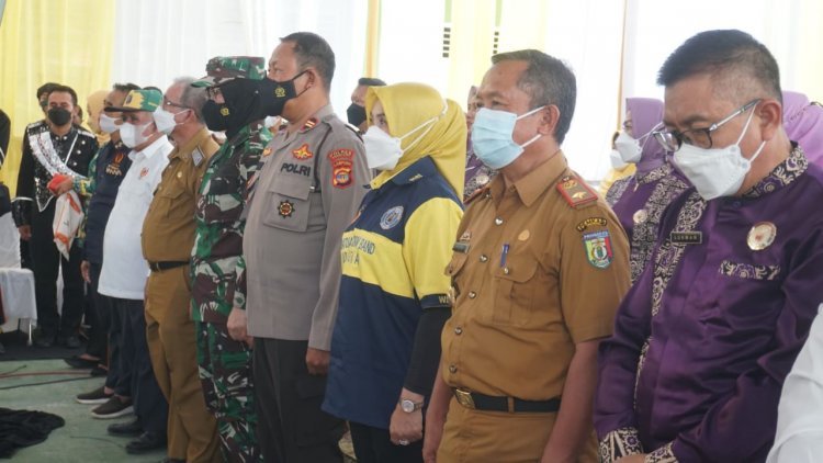 Bunda Winarni Menerima Penghargaan  Persatuan Drum Band Indonesia (PDBI)