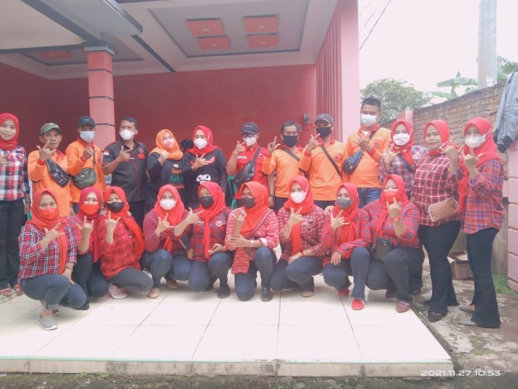 Baguna Dan Srikandi PDI Perjuangan Lampung Selatan Gelar Vaksin Ke 2 di desa Karang Sari Kecamatan Jati Agung Lamsel (sabtu,27/11/21)  