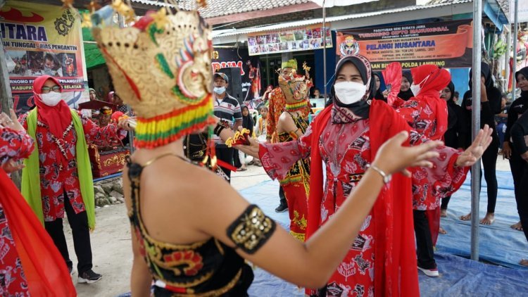 Kunjungan dan pembinaan dewan kesenian lampung selatan. Hj Winarni Nanang Ermanto 