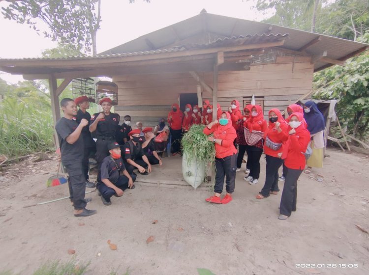 Rosdiana Salurkan Paket Sembako di 4 Desa, Dan  Kunjungi Masyarakat Yang Terkena Tumor di Kecamatan Jati Agung.