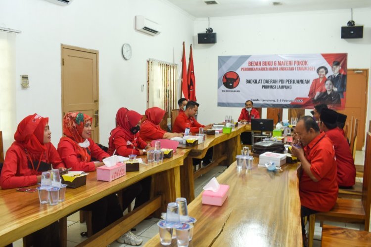 Bedah Buku 6 Materi Pokok Pendidikan Kader Madya angkatan tahun 2021