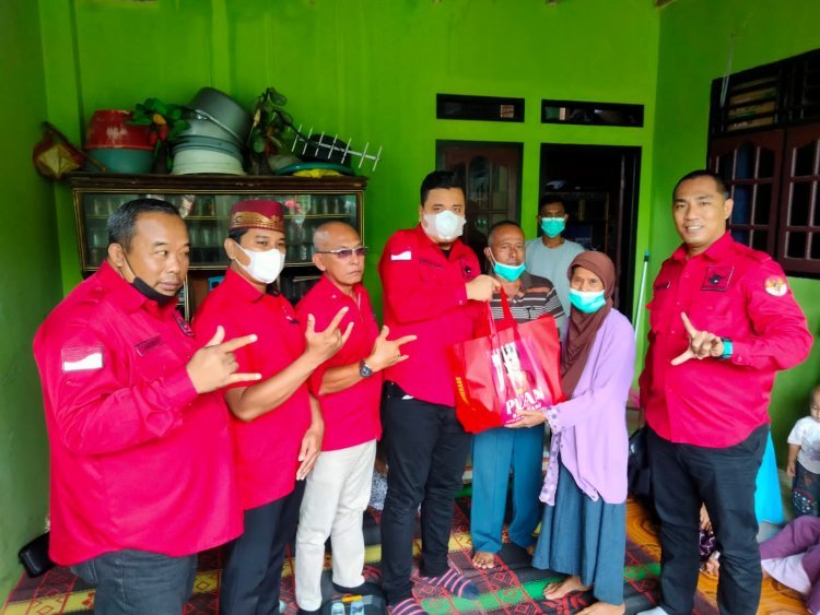 BBHAR SALURKAN  BANTUAN SEMBAKO BAGI WARGA KURANG MAMPU DAN ANAK YATIM