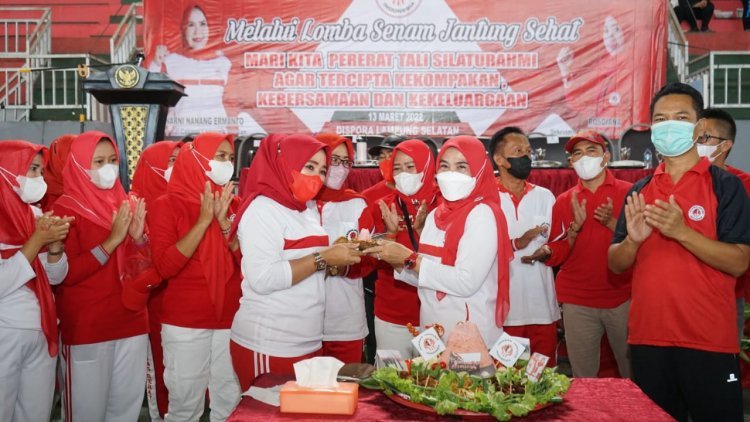 HUT Ke-5 Tahun, Ketua YJI Cabang Lampung Selatan Buka Lomba Senam Jantung Sehat