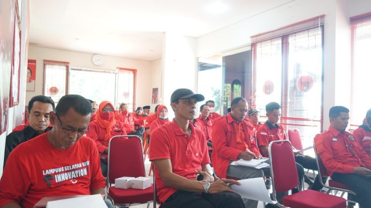 Rapat Koordinasi Mingguan Ke 101 DPC PDI Perjuangan Lampung Selatan Dengan Pengurus PAC dan Fraksi Partai Yang Dipimpin Langsung Oleh Sekertaris DPC PDI Perjuangan Lampung Selatan  Bapak Syahirul Alim SH.,MH