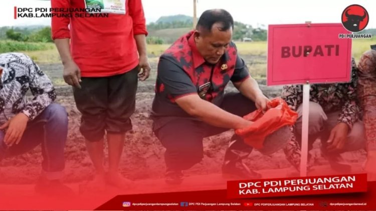 Bupati Lampung Selatan H. Nanang Ermanto menghadiri acara Gerakan Serentak (Gertak) Tanam Bawang Merah yang bertempat di Desa Ruguk, Kecamatan Ketapang.