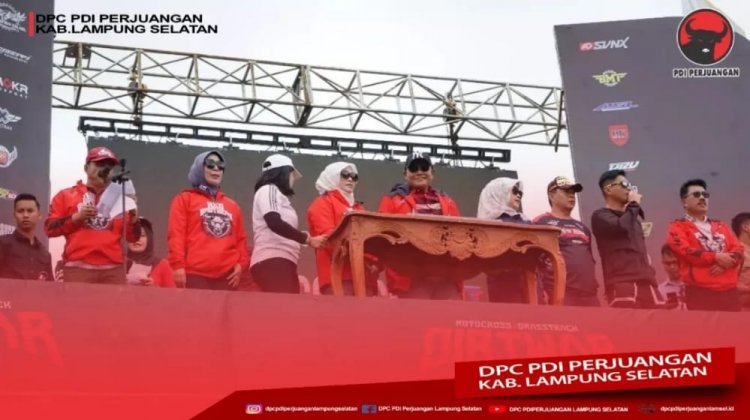 Bupati Lampung Selatan H. Nanang Ermanto membuka Kejuaraan Motocross dan Grasstrack sekaligus meresmikan Arena Sirkuit Motocross yang terletak di Desa Kedaton, Kecamatan Kalianda.