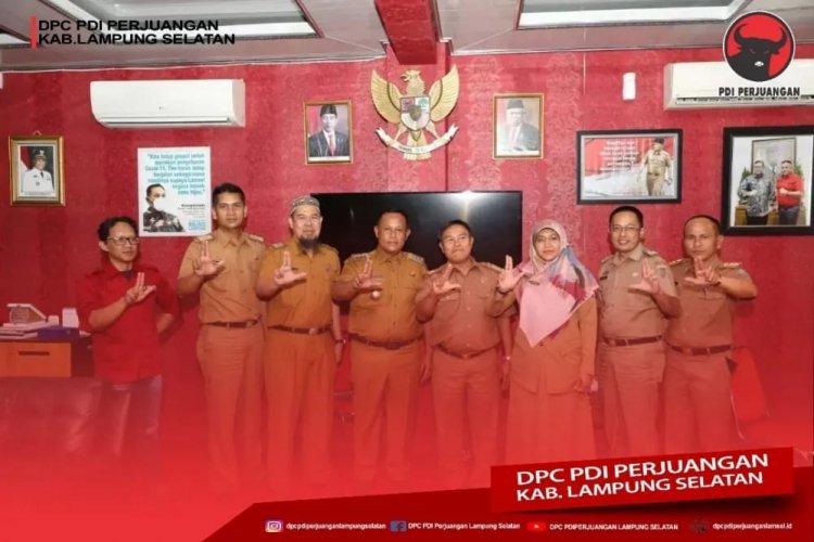 Bupati Lampung Selatan H. Nanang Ermanto menerima audiensi UPT Kesatuan Pengelola Hutan (KPH), di ruang Vidcon Rumah Dinas Bupati Lampung Selatan, Selasa (22/11/2022).