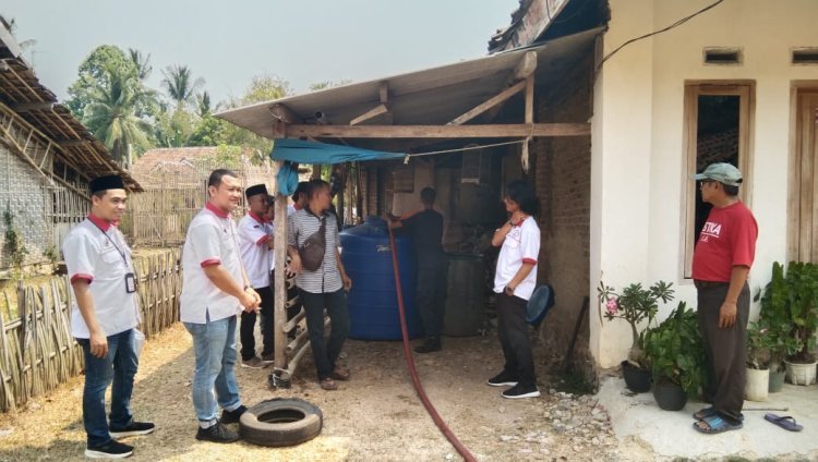 TMP (Taruna Merah Putih) DPC PDI Perjuangan Kabupaten Lampung Selatan Salurkan Bantuan Air Bersih Bagi Warga Bulok dan Merak Belantung