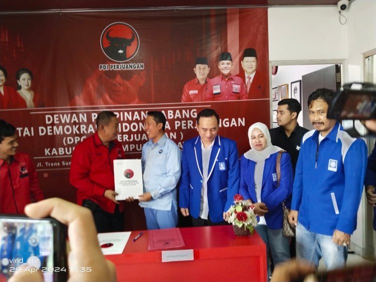 PKB, dan PAN Ambil Formulir Pendaftaran Bacabup di Kandang Banteng Selatan